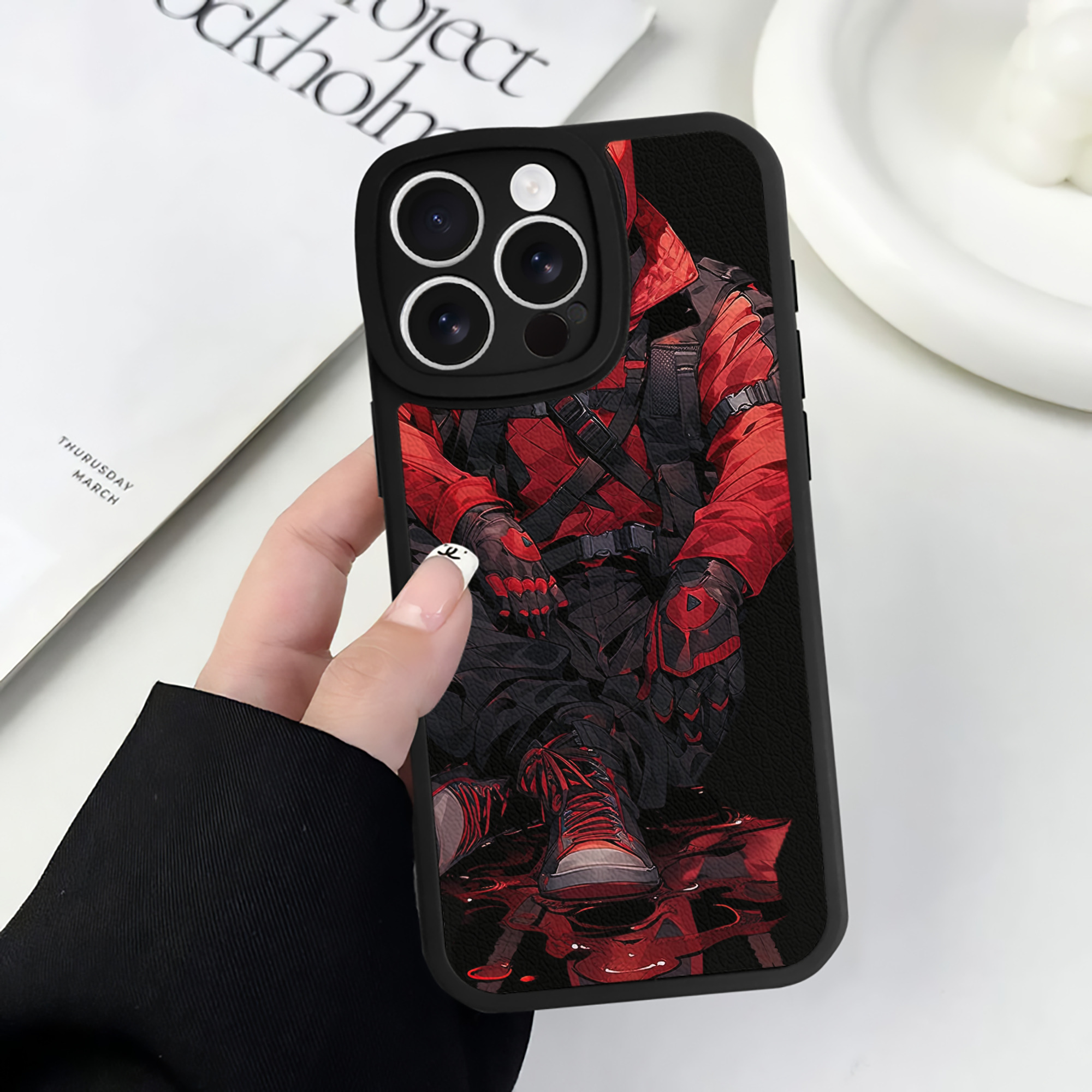 （画像用） Deadpool デッドプール 【iPhone 16シリーズ対応】シリコンスマホケース（レザー調） 材質：シリコン